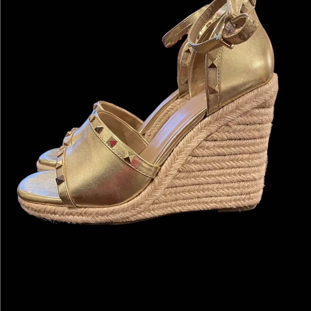 NWOT Gold Espadrille wedges